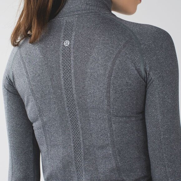 lululemon. Swiftly Tech 1/2 Zip. Long Sleeve Top. Grey Color. Size 8. Womens. - Picture 4 of 11